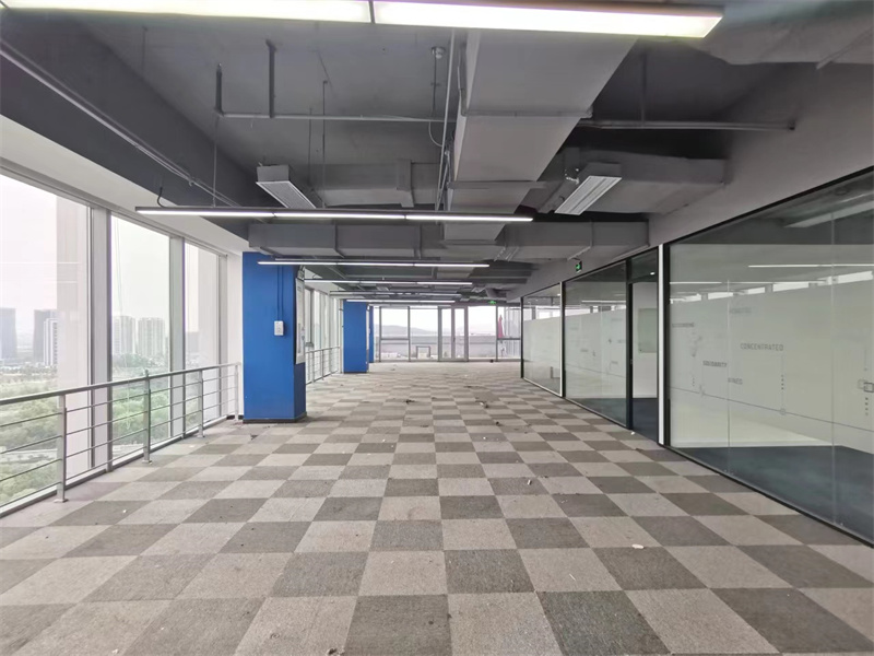 世茂城品国际广场办公室照片